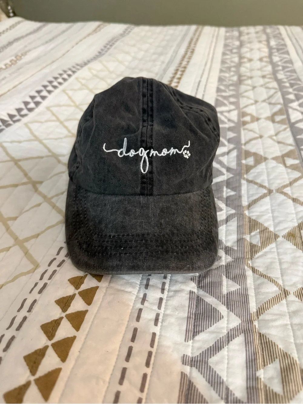 Dogmom Embroidered Baseball Cap - Black